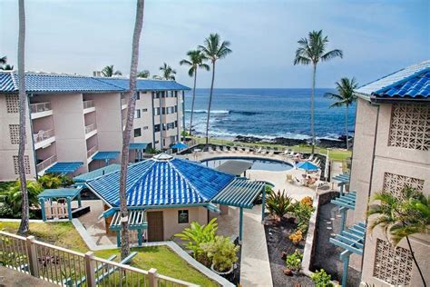 Kona reef - Kona Reef is within 1/4 mile of town and offers one- or two-bedroom condominiums. The complex offers 4 gas grills, covered outdoor eating area, saltwater pool and hot tub. Next door is a white sand beach. There is an elevator, but stairs are required for access to all units. Announcement: